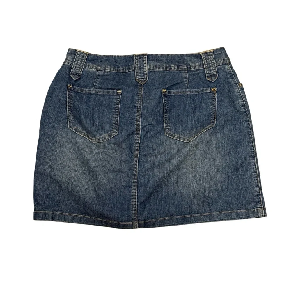 St Johns Bay Denim Skort Size 4 Blue Jean Skirt Shorts Casual - Picture 2 of 2